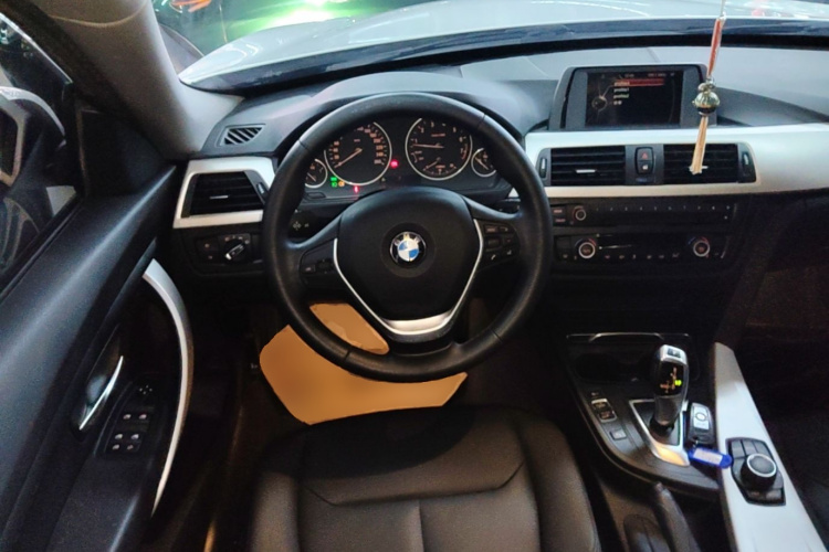 BMW 3 Series GT 2016 صورة سيارة #11