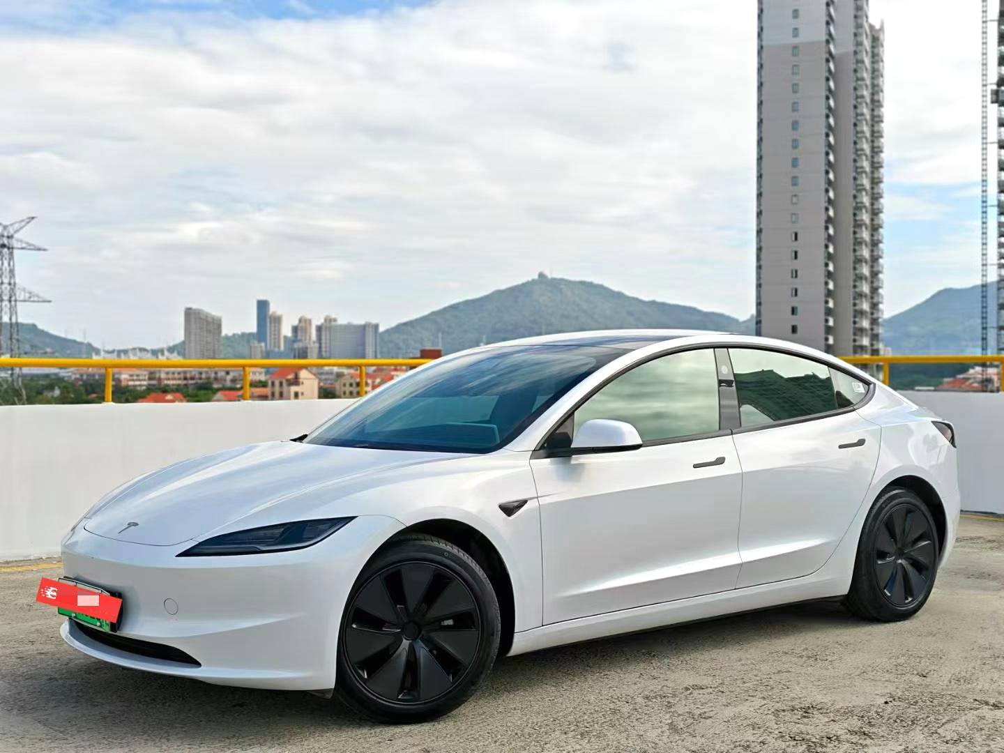 Tesla Model 3 2023 car image 