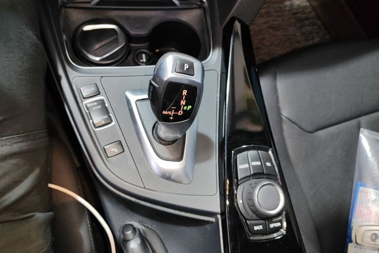 BMW 3 Series 2017 #14 BMW 3 Series 2017 car image #14