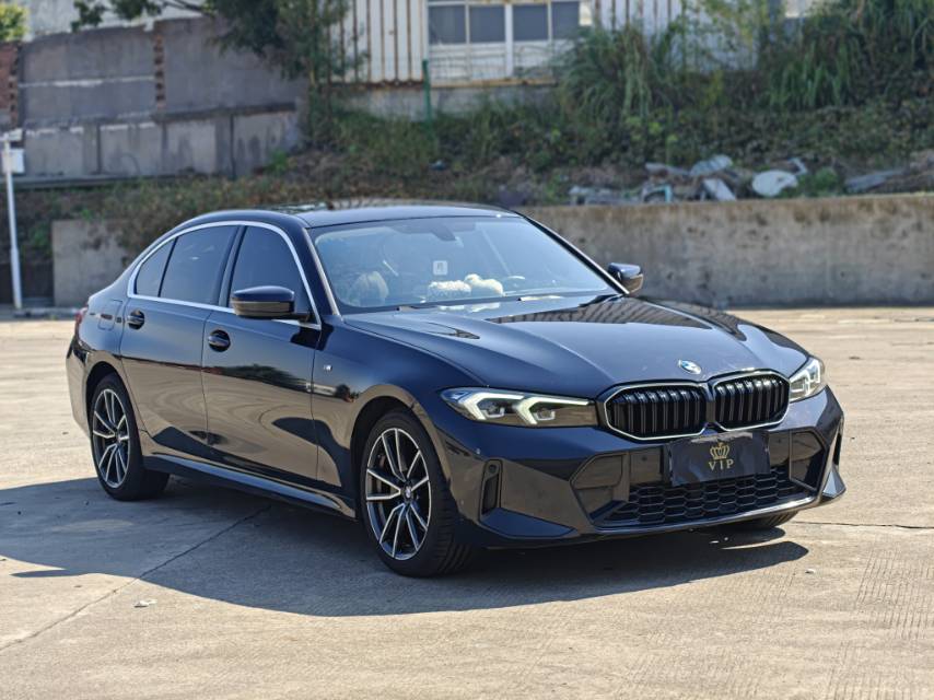 BMW 3 Series 2023 immagine di auto #2