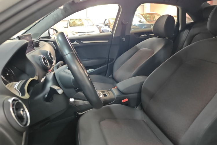 Audi A3 2018 car image #15