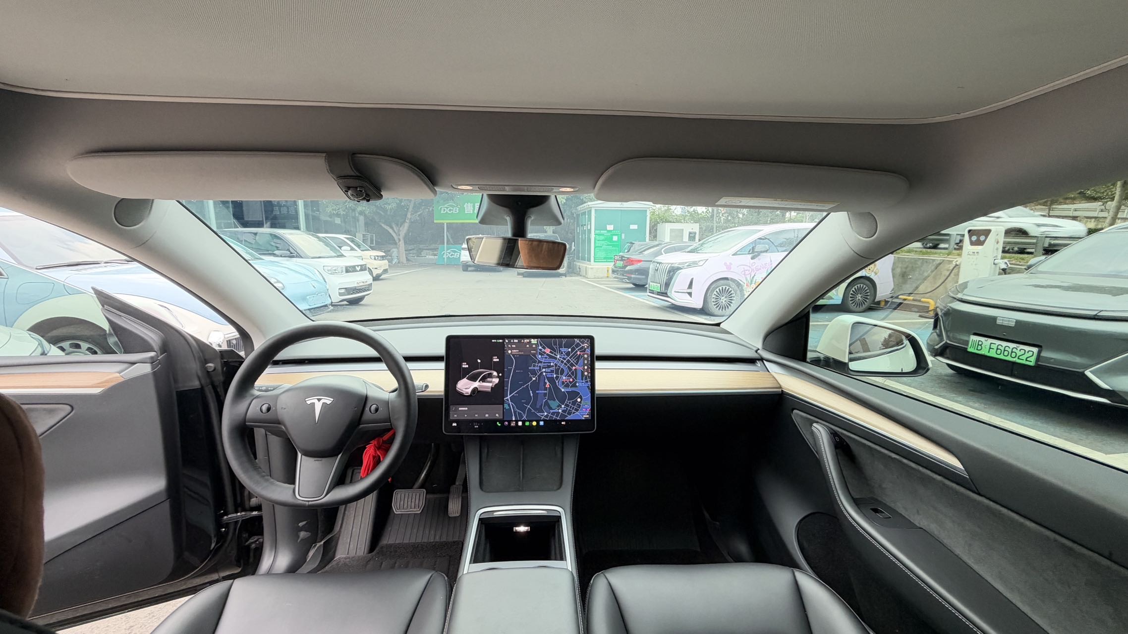Tesla Model Y 2021 immagine di auto #6