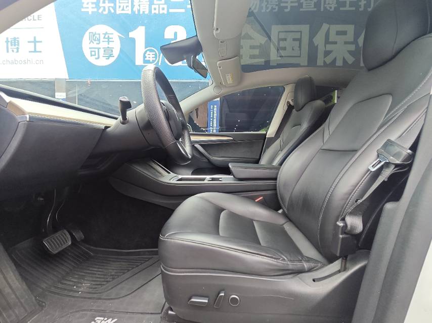 Tesla Model Y 2021 car image #11