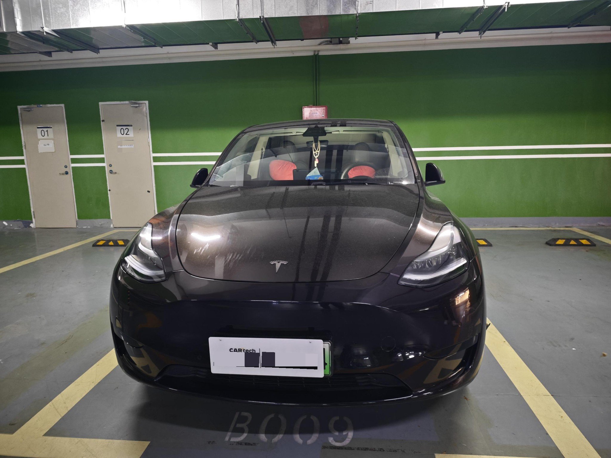 Tesla Model Y 2023 immagine di auto #2