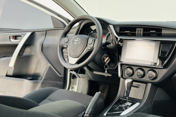 Toyota Corolla 2018 #12 Toyota Corolla 2018 car image #12