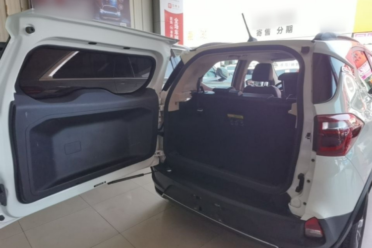 BYD Yuan New Energy 2019 immagine di auto #19
