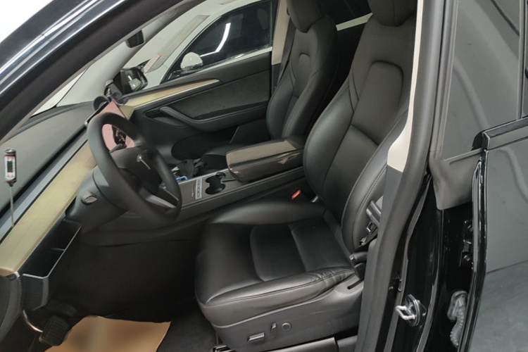 Tesla Model Y 2022 #19 Tesla Model Y 2022 car image #19