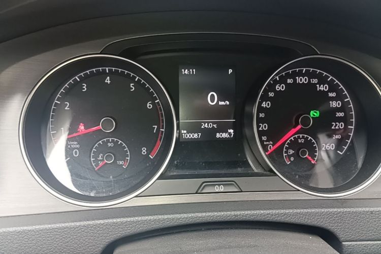 Volkswagen Golf 2015 car image #12