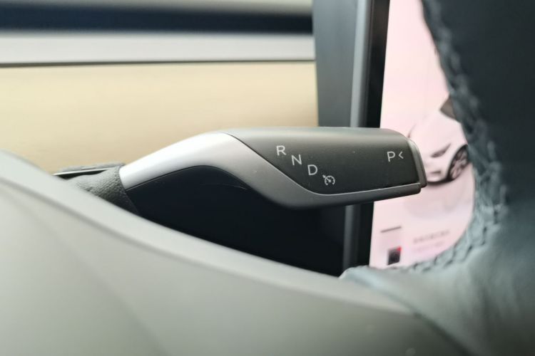 Tesla Model Y 2022 #16 Tesla Model Y 2022 car image #16