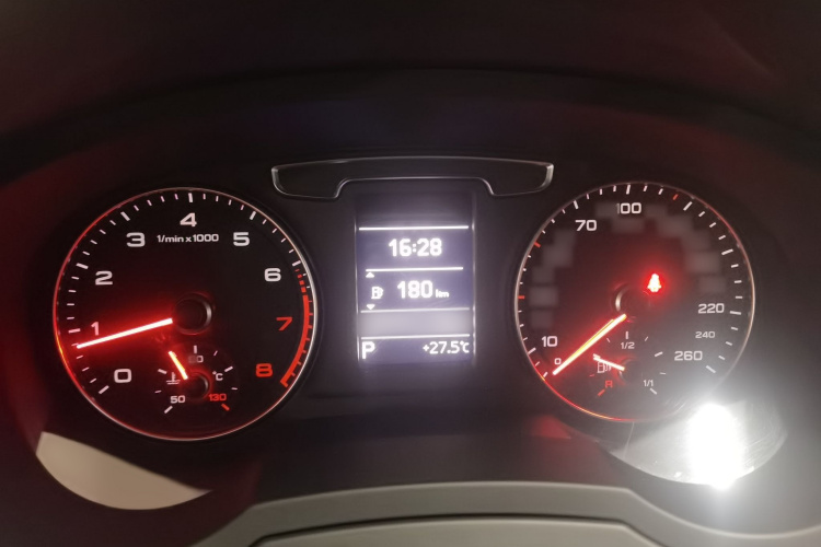 Audi Q3 2017 #16 Audi Q3 2017 car image #16