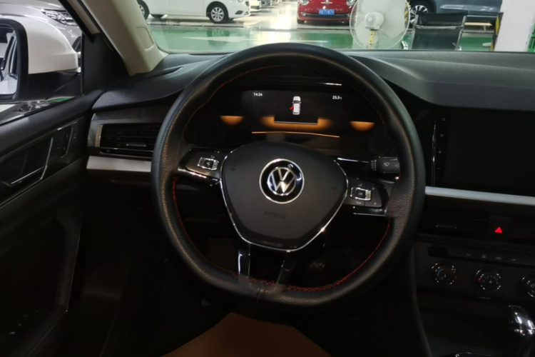 Volkswagen Lavida 2021 car image #11