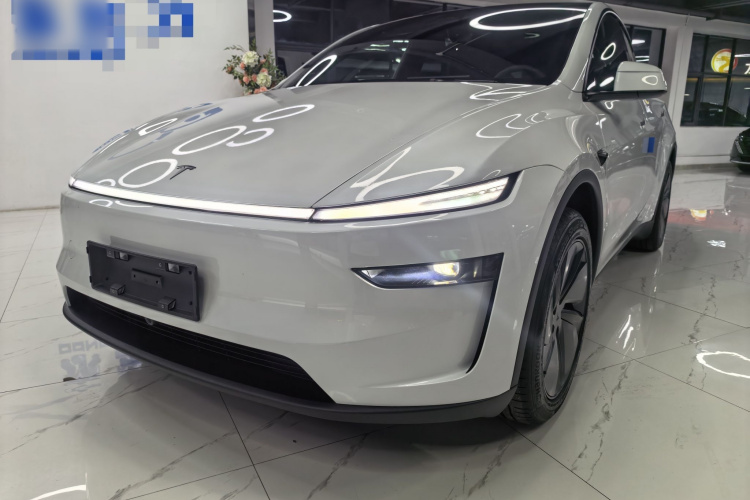 Tesla Model Y 2026 #2 Tesla Model Y 2026 car image #2