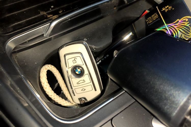 BMW 3 Series 2016 car image #9