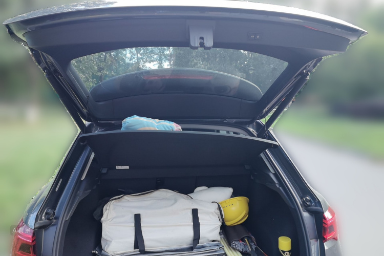 Audi Q3 2021 car image #21