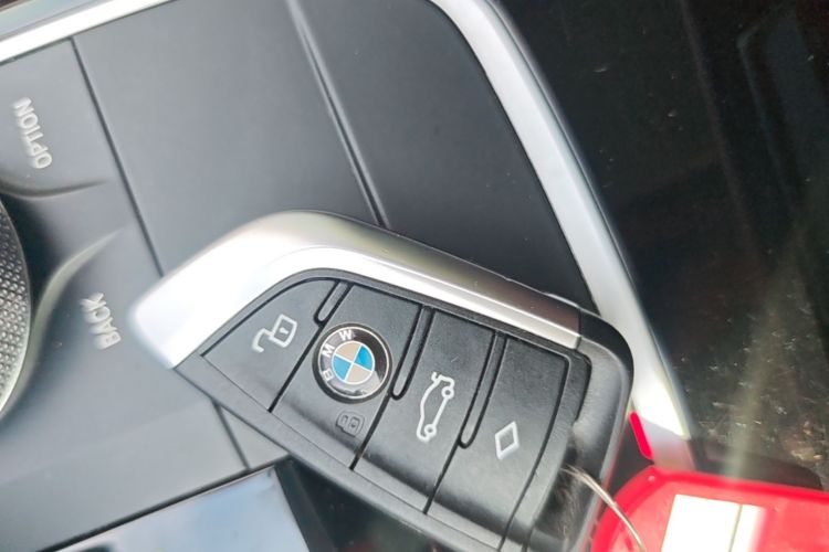 BMW 3 Series 2022 #14 BMW 3 Series 2022 car image #14