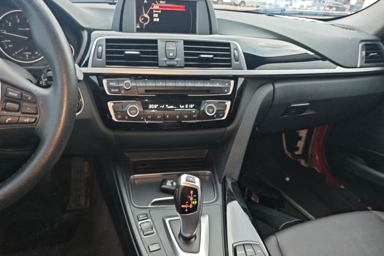 BMW 3 Series 2017 #13 BMW 3 Series 2017 car image #13