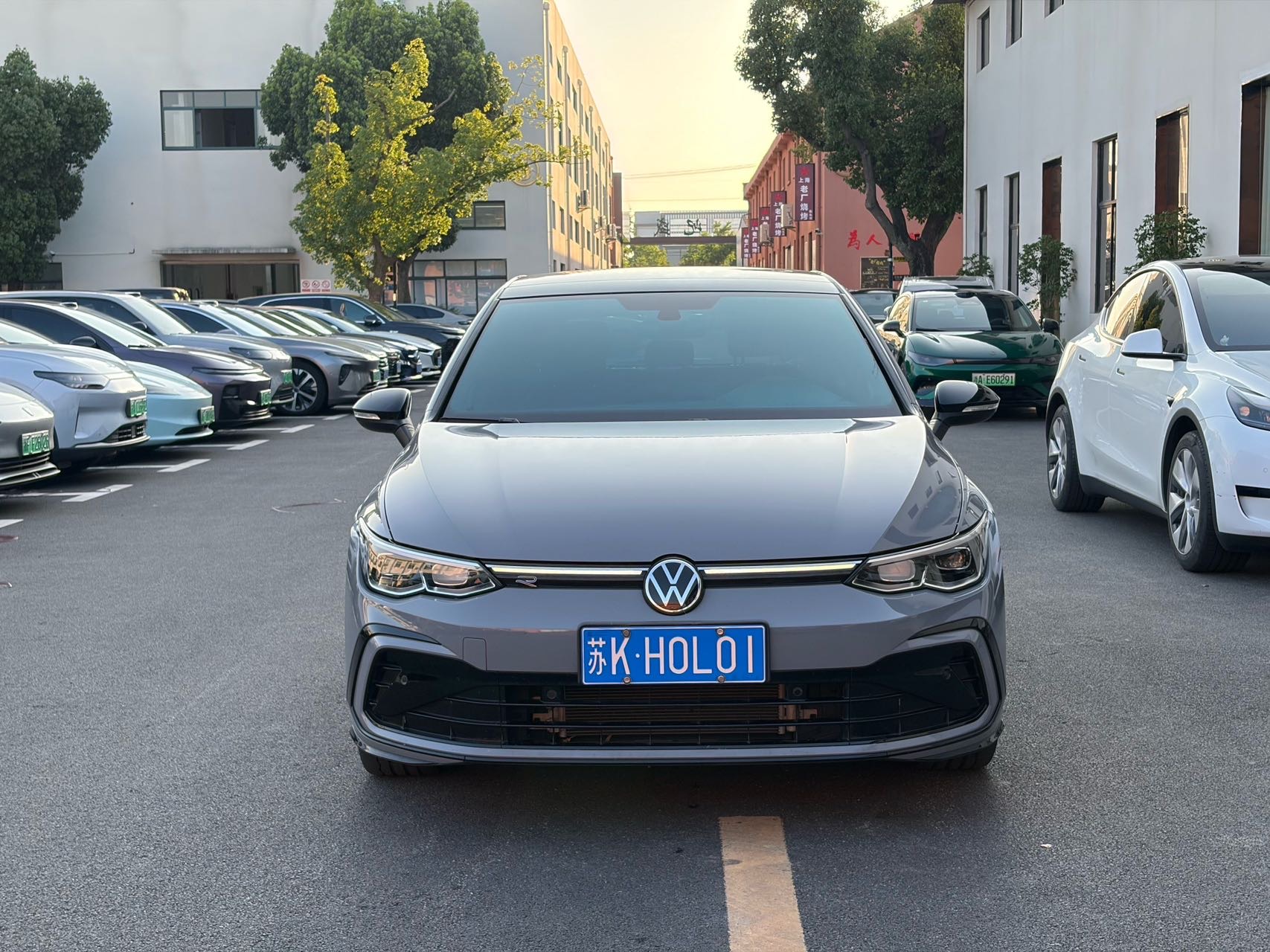 Volkswagen Golf 2024 car image #2