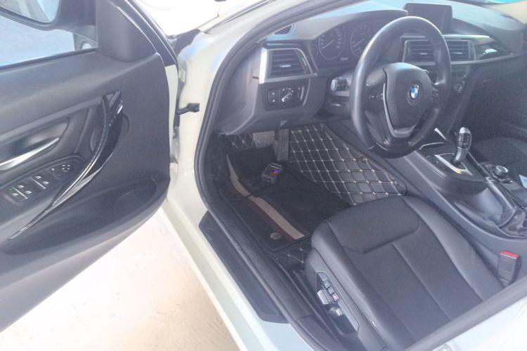 BMW 3 Series 2017 #16 BMW 3 Series 2017 car image #16