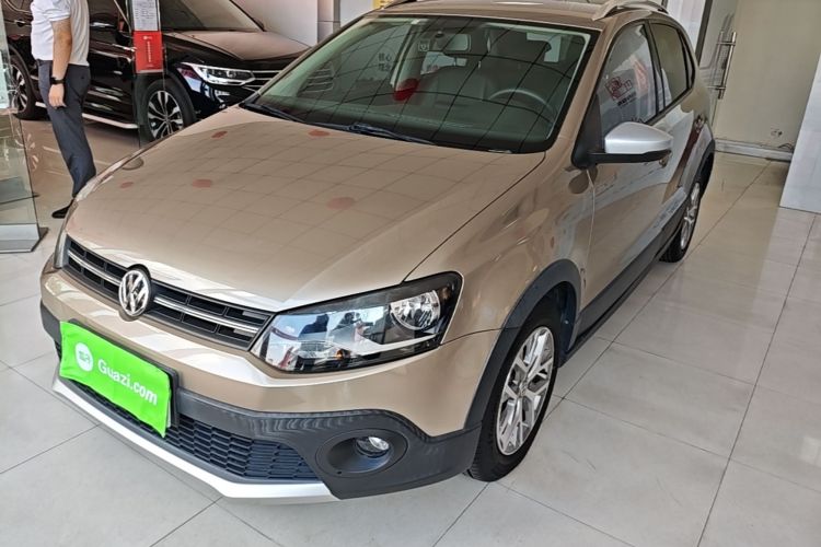 Volkswagen Polo 2017 car image #2