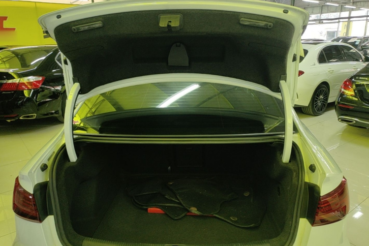 Audi A3 2018 car image #19