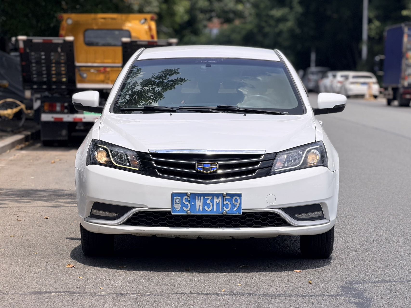 GEELY Emgrand 2016 #2 GEELY Emgrand 2016 car image #2