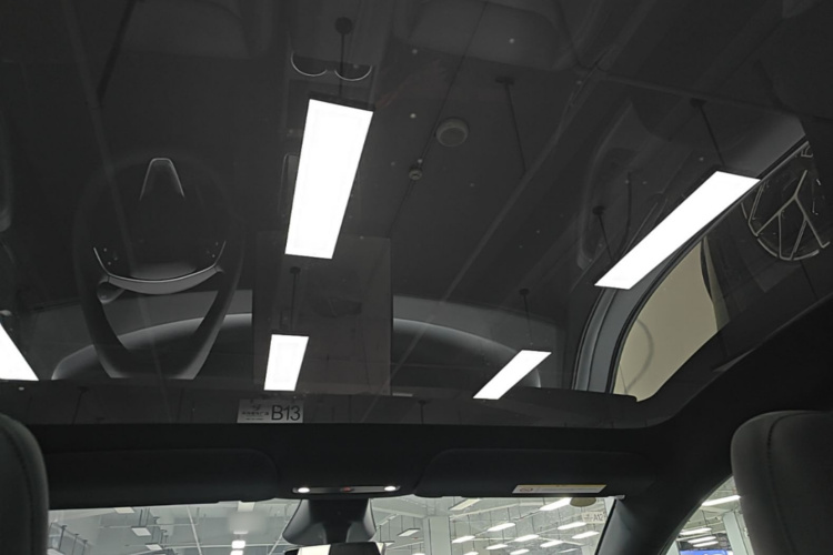Tesla Model Y 2026 #18 Tesla Model Y 2026 car image #18