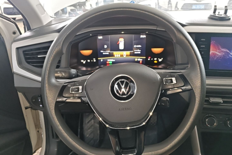 Volkswagen Polo 2023 car image #11