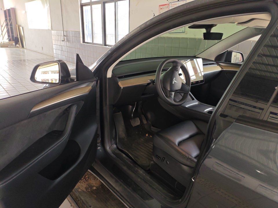 Tesla Model Y 2022 #3 Tesla Model Y 2022 car image #3
