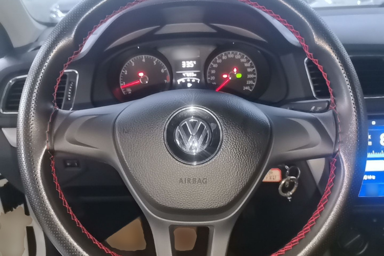 Volkswagen Lavida 2019 car image #11