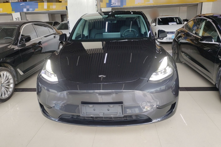 Tesla Model Y 2024 #3 Tesla Model Y 2024 car image #3