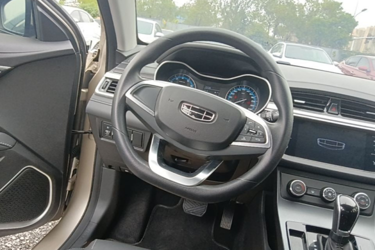 GEELY Emgrand 2020 #11 GEELY Emgrand 2020 car image #11