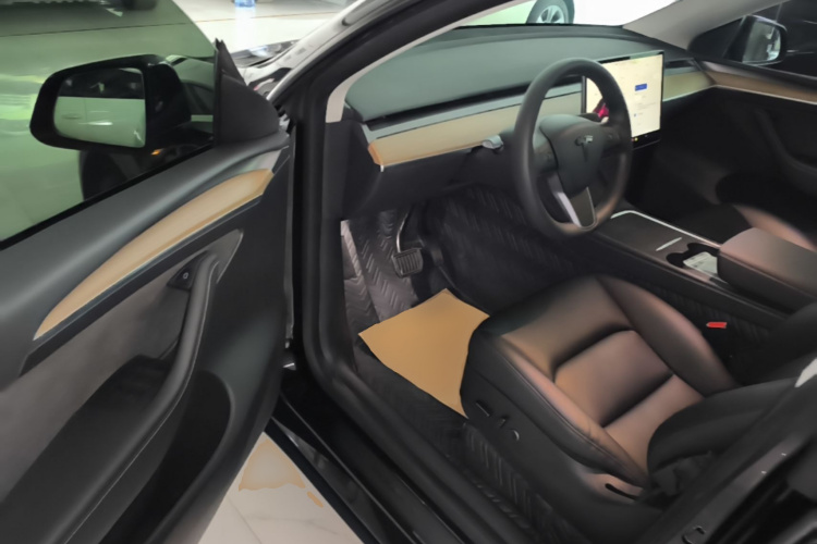 Tesla Model Y 2022 #16 Tesla Model Y 2022 car image #16