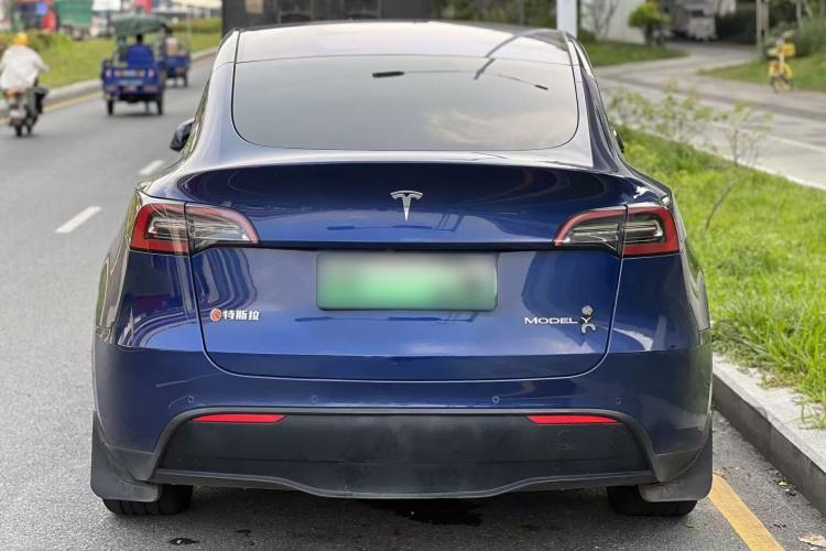 Tesla Model Y 2022 #7 Tesla Model Y 2022 car image #7