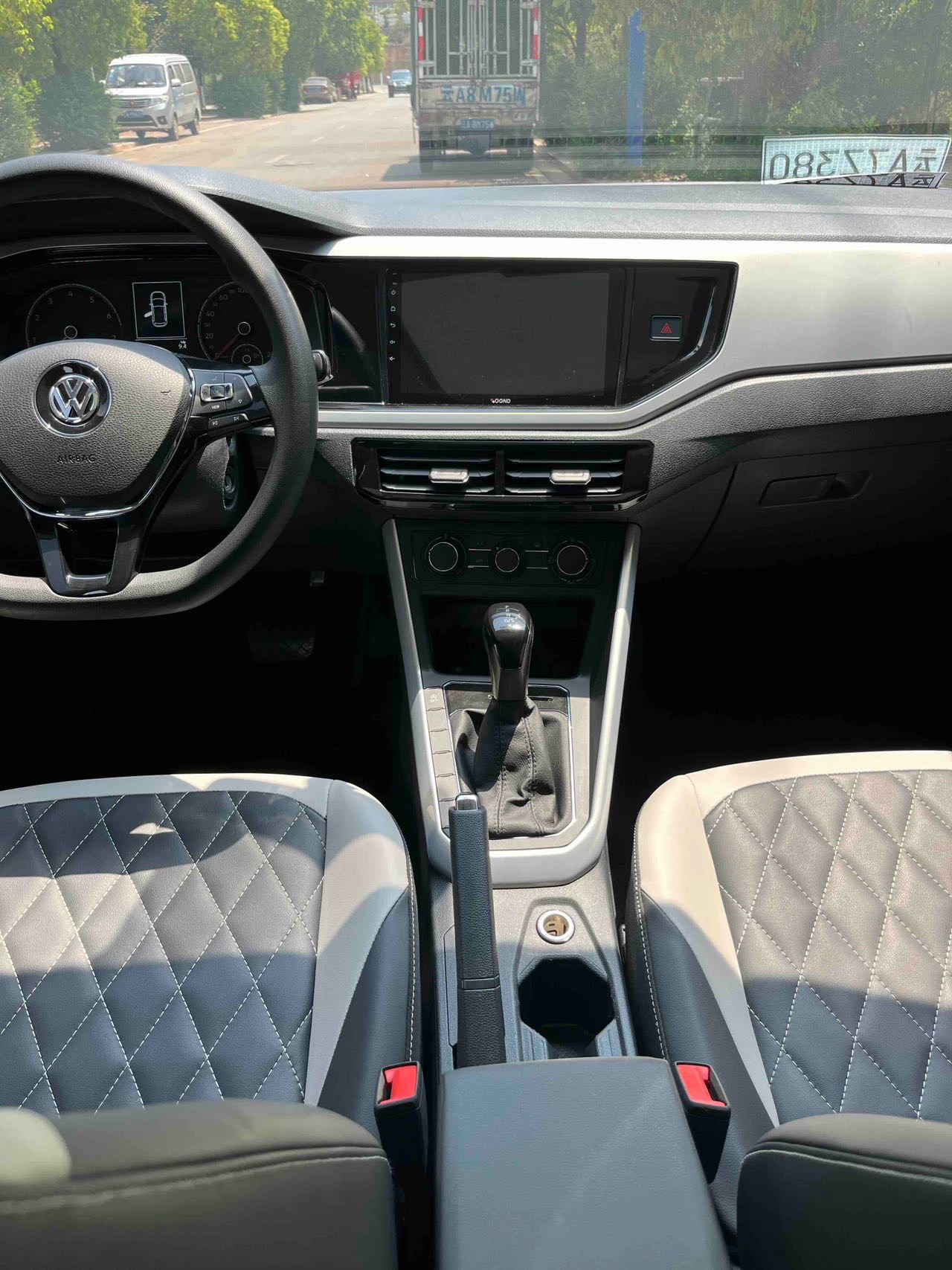 Volkswagen Polo 2019 car image #11
