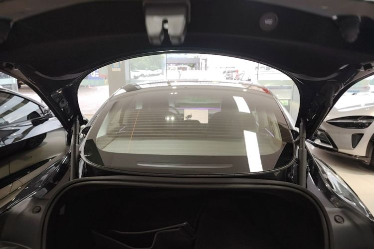 Tesla Model 3 2025 car image #19
