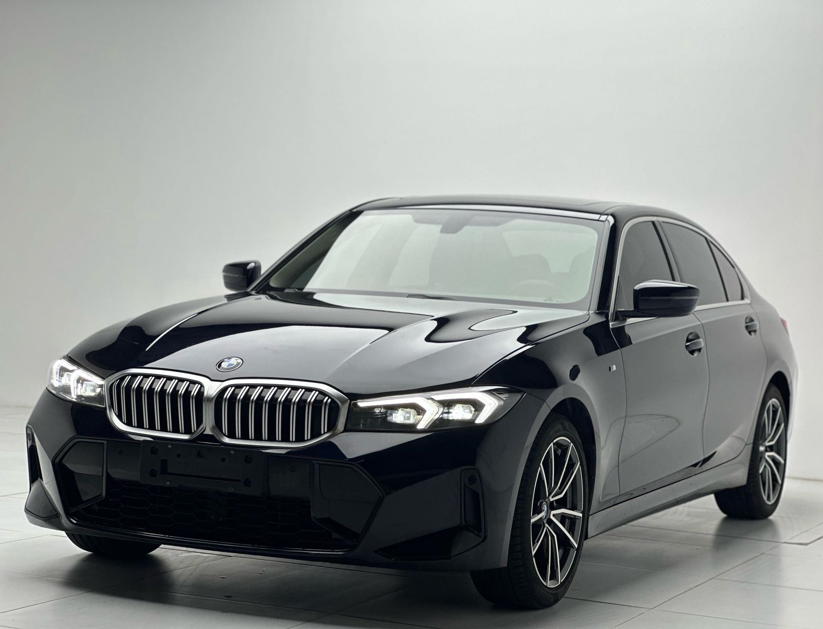 BMW 3 Series 2023 car image 