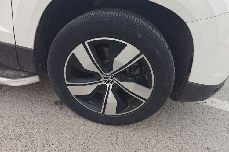 Volkswagen Tharu 2021 car image #9