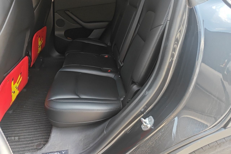 Tesla Model Y 2024 car image #19
