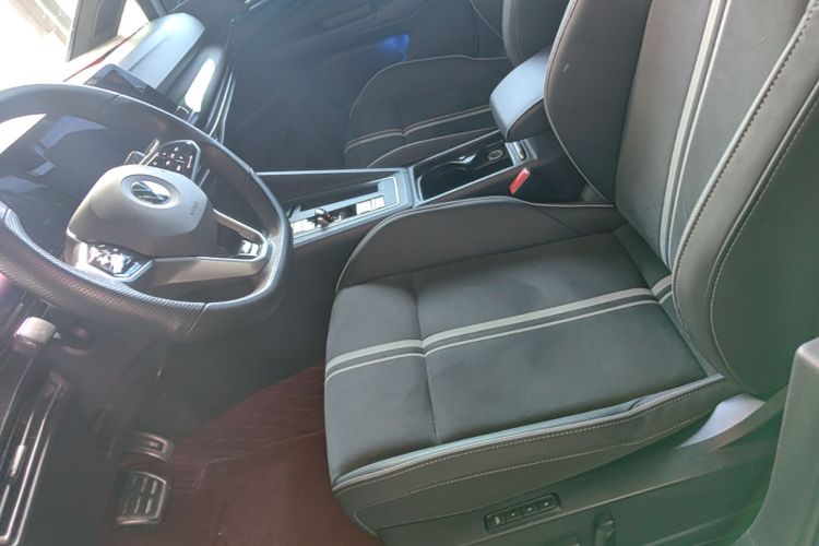 Volkswagen Golf 2022 car image #15