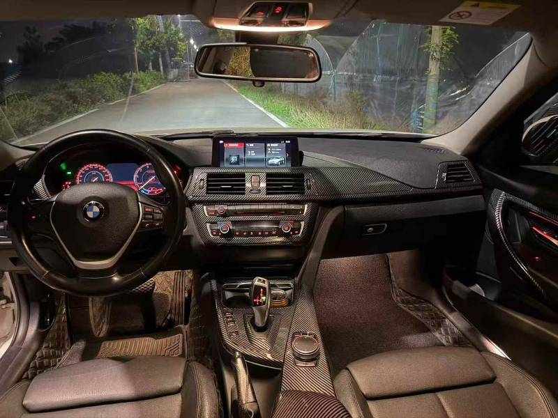 BMW 3 Series 2018 car image #6