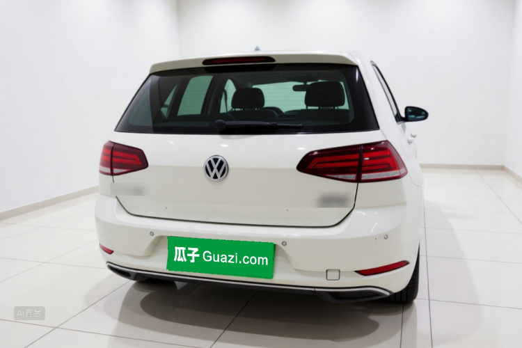 Volkswagen Golf 2018 car image #6