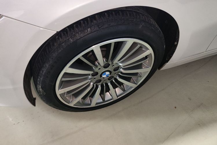 BMW 3 Series 2019 #9 BMW 3 Series 2019 car image #9