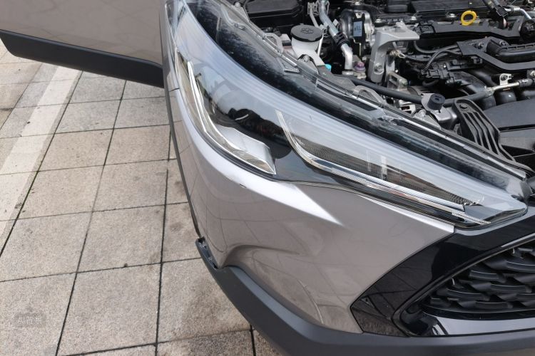 Toyota Corolla Cross 2024 immagine di auto #8