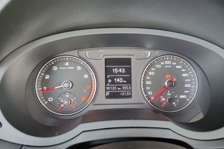 Audi Q3 2018 immagine di auto #12