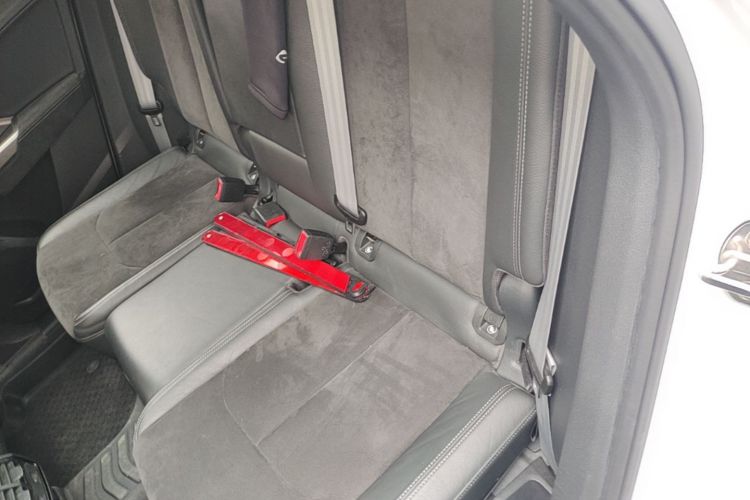 Audi Q3 2020 car image #17