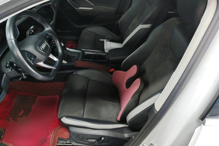 Audi Q3 2021 car image #15