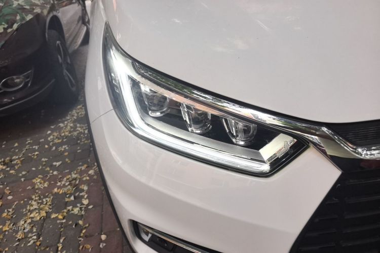 BYD Yuan New Energy 2019 car image #8
