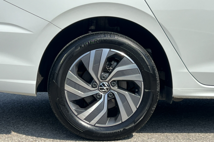Volkswagen Bora 2024 car image #5