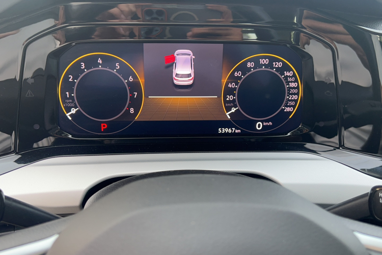 Volkswagen Golf 2023 car image #8