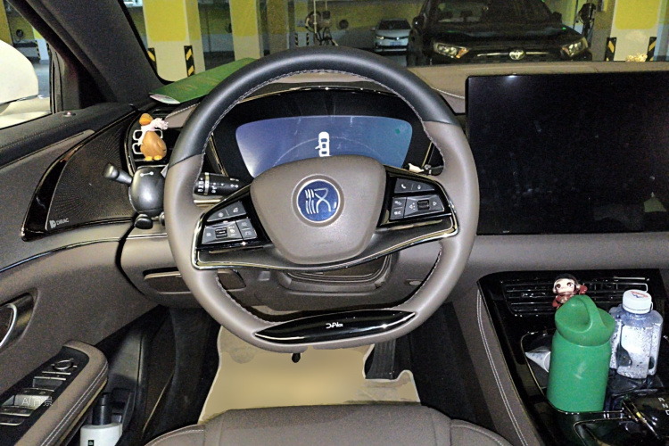 BYD Han 2022 صورة سيارة #12